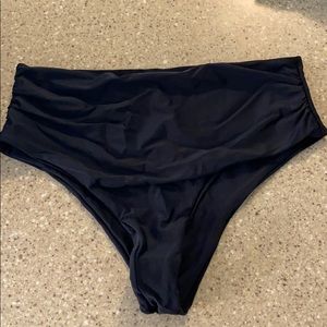 High waited black bathing-suit bottoms